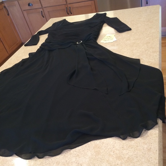 Sangria Fully Lined Black Midi Dress 16 NWT - Picture 10 of 15
